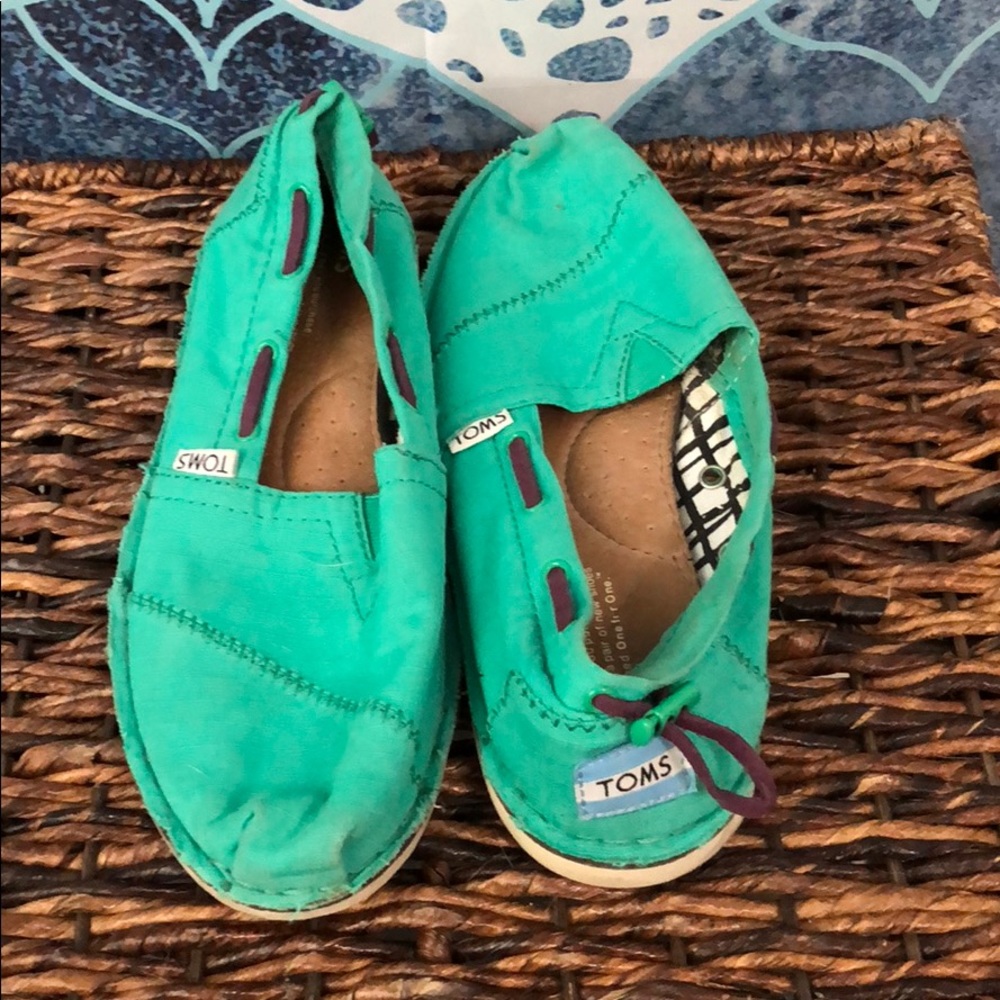 Toms